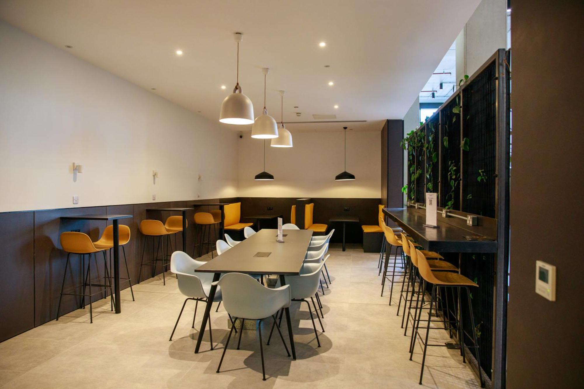 Trafford Suite Modern 1 Bed With Cinema Room แมนเชสเตอร์ ภายนอก รูปภาพ