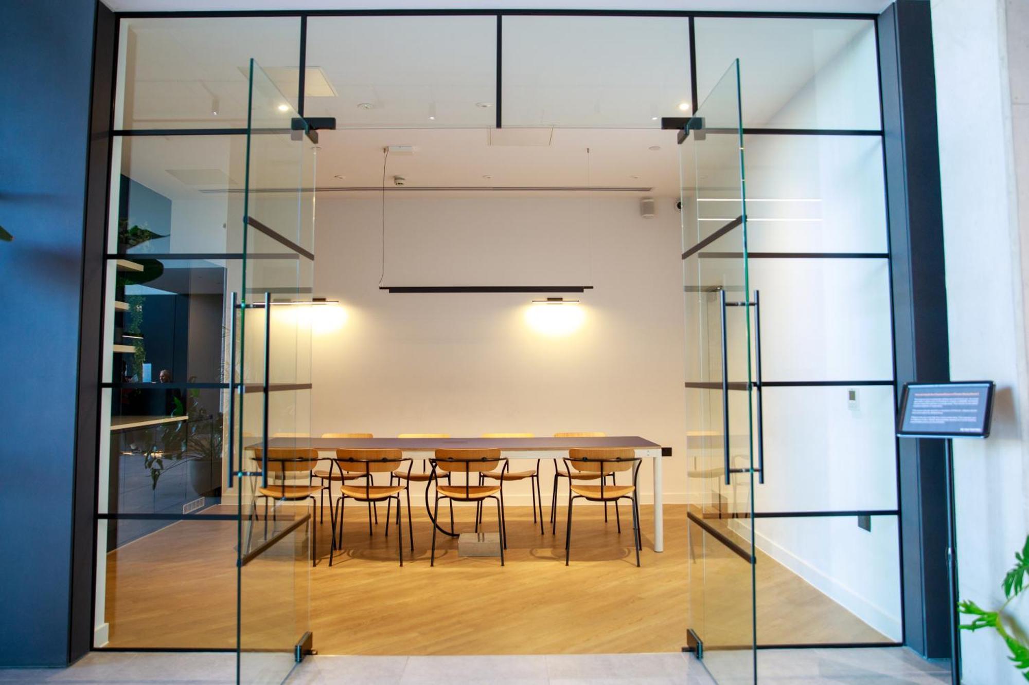 Trafford Suite Modern 1 Bed With Cinema Room แมนเชสเตอร์ ภายนอก รูปภาพ